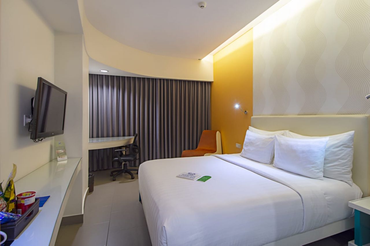 Blue Sky Petamburan.jpg